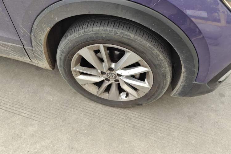Used Volkswagen T-Cross 2020 280TSI DSG Comfort Edition Right Front Wheel Hub