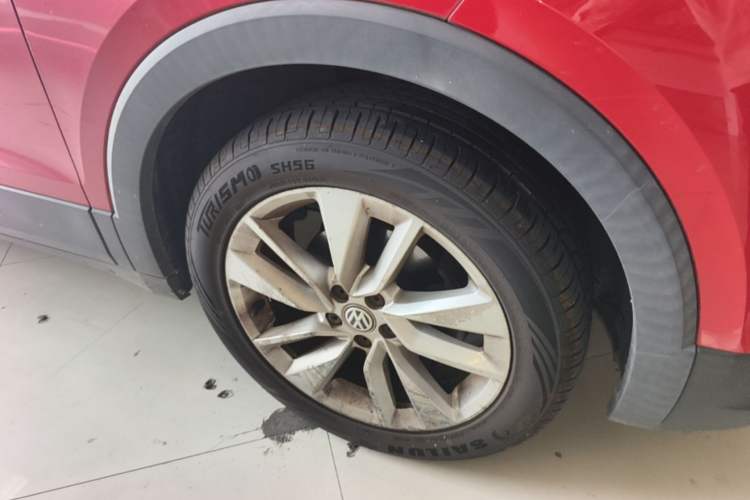 Used Volkswagen T-Cross 2020 280TSI DSG Comfort Edition Right Front Wheel Hub