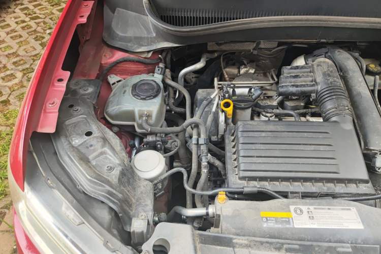 Used Volkswagen T-Cross 2020 280TSI DSG Comfort Edition Engine Bay Right