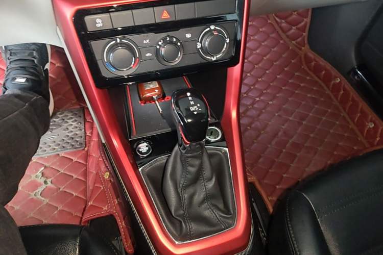 Used Volkswagen T-Cross 2020 1.5L Automatic Comfort Edition Gear Lever