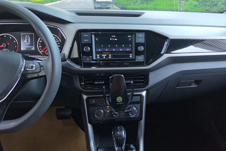 Used Volkswagen T-Cross 2020 280TSI DSG Comfort Edition Audio And AC Panel