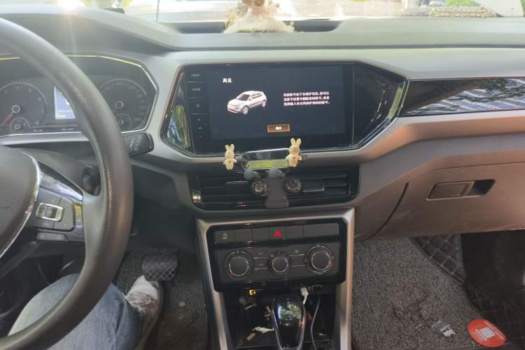 Used Volkswagen T-Cross 2020 280TSI DSG Comfort Edition Audio And AC Panel