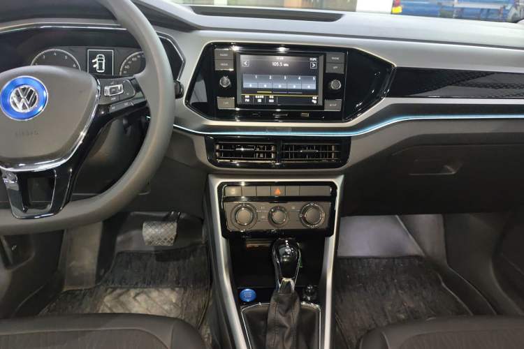 Used Volkswagen T-Cross 2020 280TSI DSG Comfort Edition Audio And AC Panel