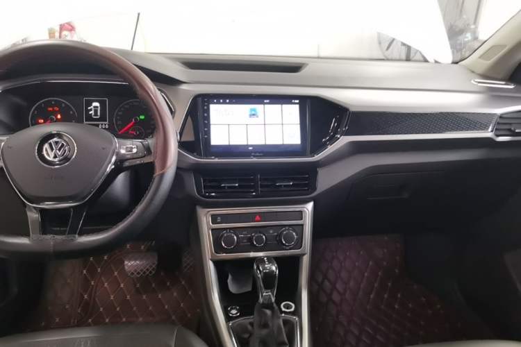 Used Volkswagen T-Cross 2020 280TSI DSG Comfort Edition Audio And AC Panel