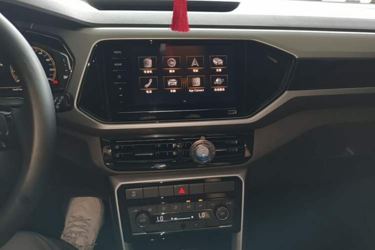 Used Volkswagen T-Cross 2020 280TSI DSG Luxury Edition Audio And AC Panel