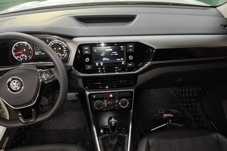 Used Volkswagen T-Cross 2020 1.5L Automatic Comfort Edition Audio And AC Panel