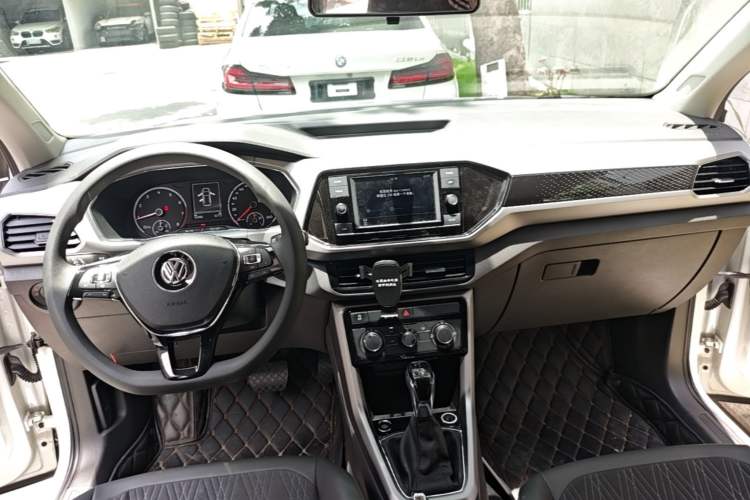 Used Volkswagen T-Cross 2020 280TSI DSG Comfort Edition Center Console