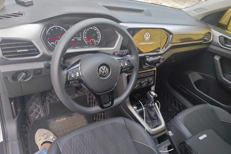 Used Volkswagen T-Cross 2020 1.5L Automatic Comfort Edition Center Console