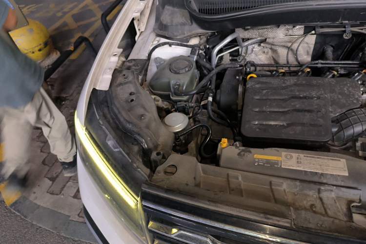 Used Volkswagen T-Cross 2020 1.5L Automatic Comfort Edition Engine Bay Right