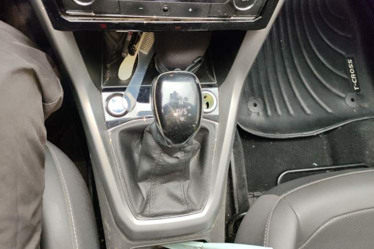 Used Volkswagen T-Cross 2020 280TSI DSG Luxury Edition Gear Lever
