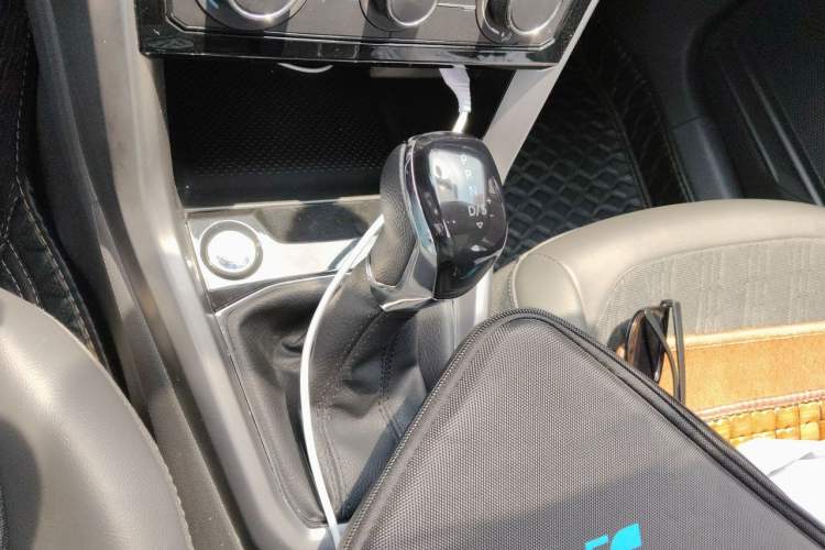 Used Volkswagen T-Cross 2020 1.5L Automatic Comfort Edition Gear Lever