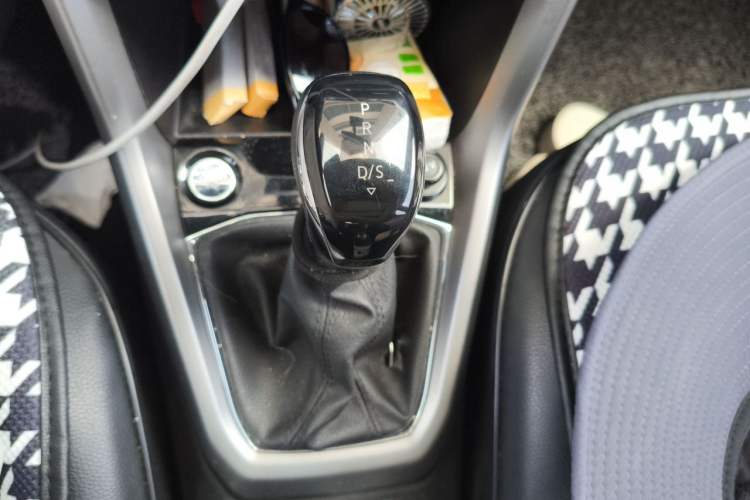 Used Volkswagen T-Cross 2020 1.5L Automatic Comfort Edition Gear Lever
