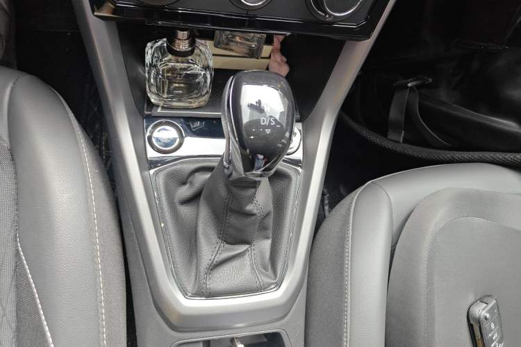 Used Volkswagen T-Cross 2020 1.5L Automatic Comfort Edition Gear Lever
