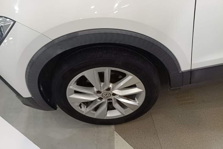 Used Volkswagen T-Cross 2020 280TSI DSG Comfort Edition Left Front Wheel Hub