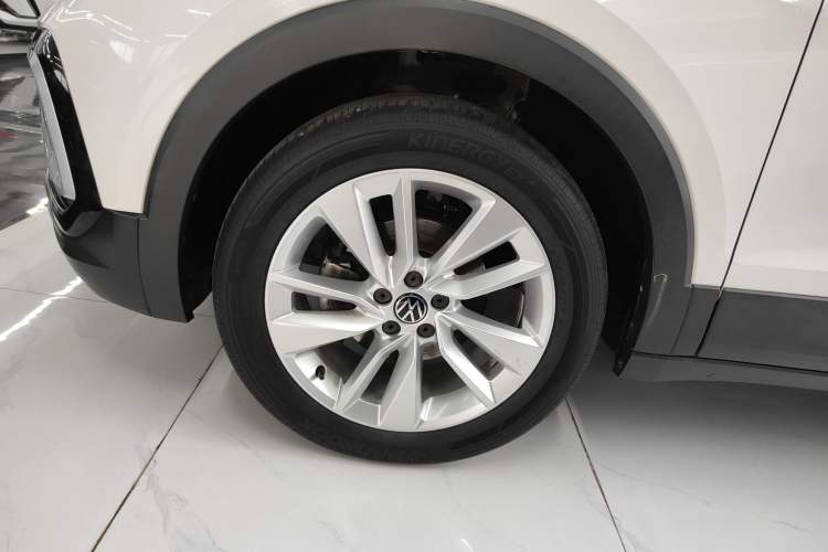 Used Volkswagen T-Cross 2020 280TSI DSG Comfort Edition Left Front Wheel Hub