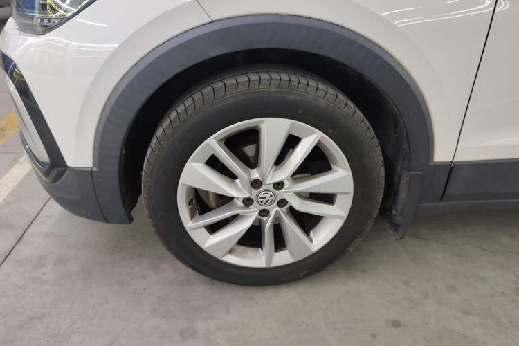 Used Volkswagen T-Cross 2020 280TSI DSG Comfort Edition Left Front Wheel Hub