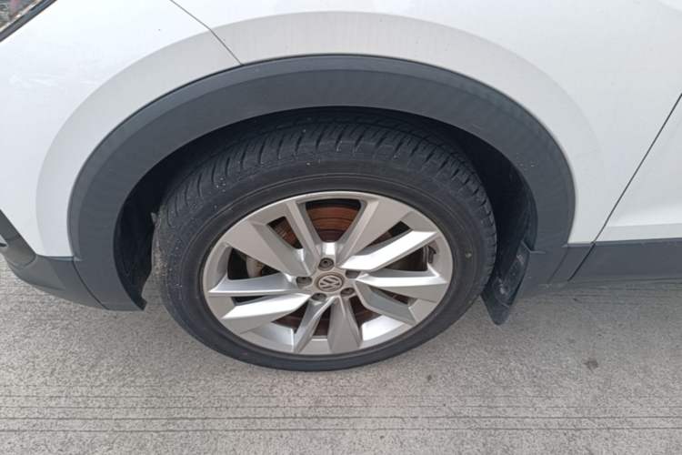 Used Volkswagen T-Cross 2020 280TSI DSG Comfort Edition Left Front Wheel Hub
