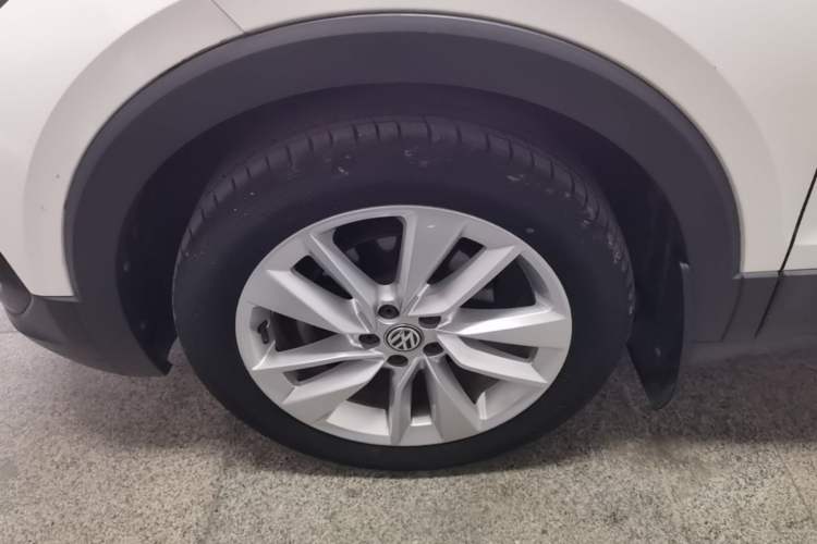 Used Volkswagen T-Cross 2020 280TSI DSG Comfort Edition Left Front Wheel Hub