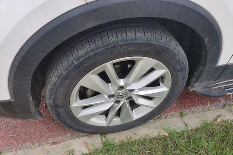 Used Volkswagen T-Cross 2020 280TSI DSG Comfort Edition Left Front Wheel Hub