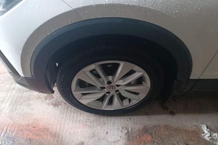 Used Volkswagen T-Cross 2020 280TSI DSG Comfort Edition Left Front Wheel Hub
