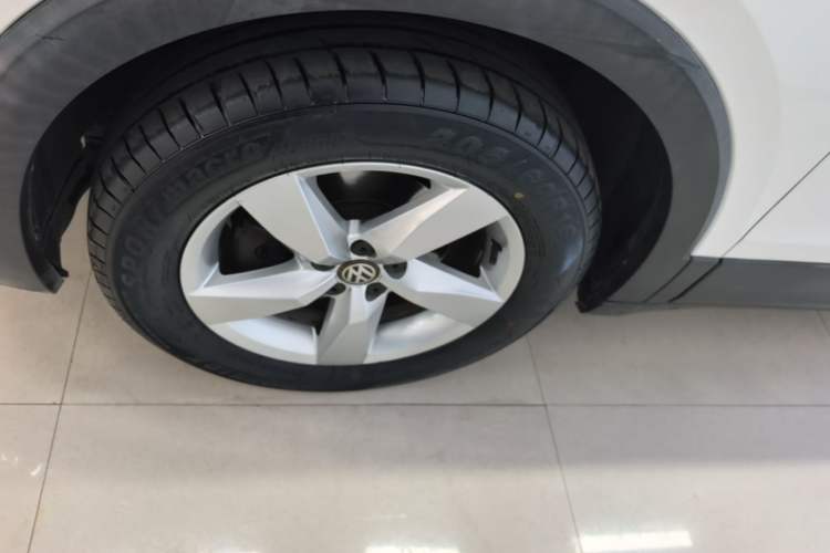 Used Volkswagen T-Cross 2020 1.5L Automatic Fashion Edition Left Front Wheel Hub
