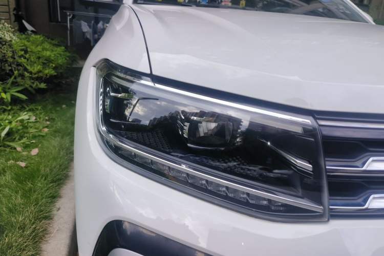 Used Volkswagen T-Cross 2020 1.5L Automatic Comfort Edition Right Front Headlight