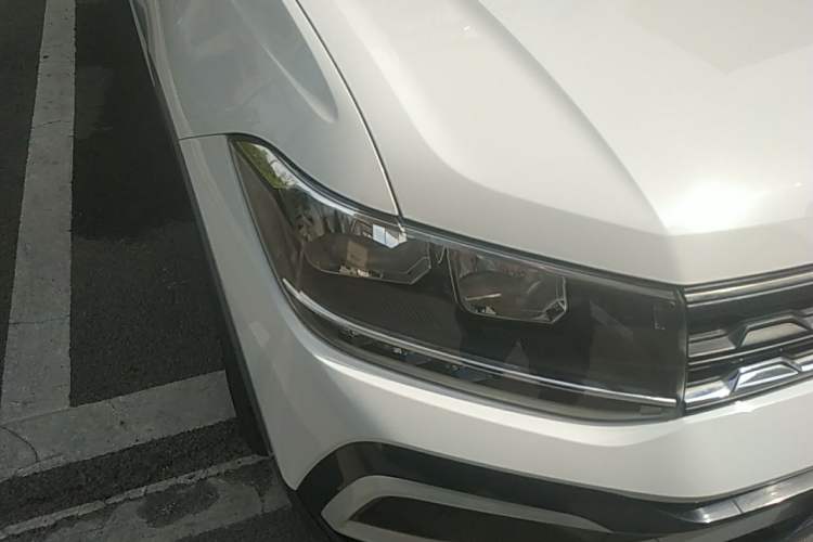Used Volkswagen T-Cross 2020 1.5L Manual Fashion Edition Right Front Headlight