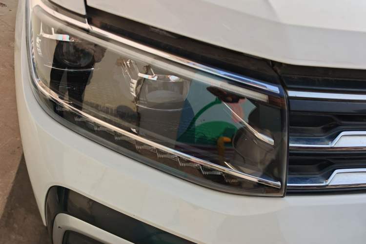 Used Volkswagen T-Cross 2020 1.5L Automatic Comfort Edition Right Front Headlight