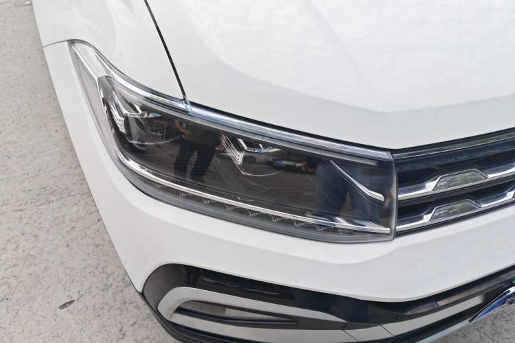 Used Volkswagen T-Cross 2020 1.5L Automatic Comfort Edition Right Front Headlight