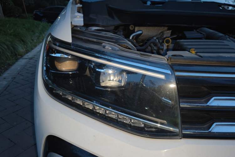 Used Volkswagen T-Cross 2020 280TSI DSG Comfort Edition Right Front Headlight