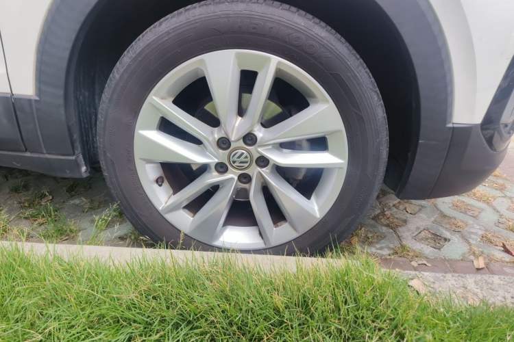 Used Volkswagen T-Cross 2020 1.5L Automatic Comfort Edition Right Front Wheel Hub