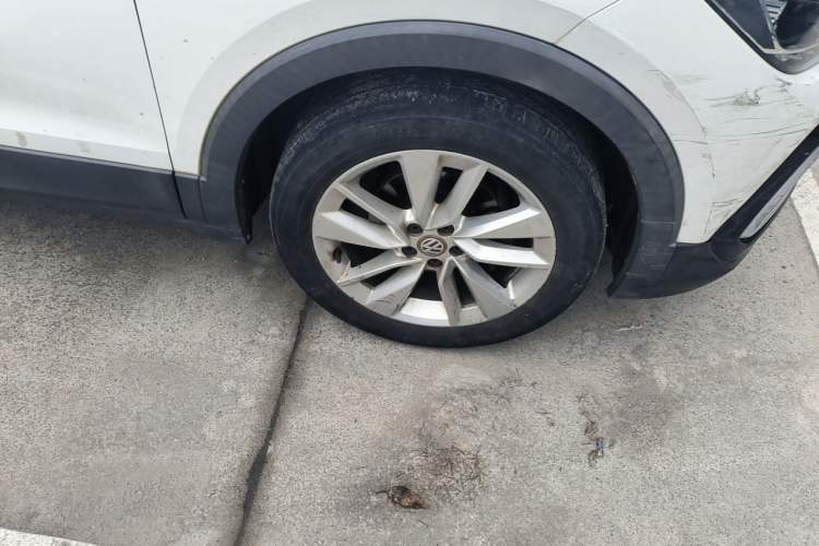 Used Volkswagen T-Cross 2020 280TSI DSG Comfort Edition Right Front Wheel Hub