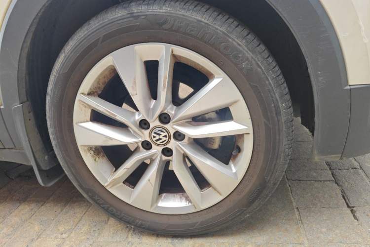 Used Volkswagen T-Cross 2020 280TSI DSG Comfort Edition Right Front Wheel Hub