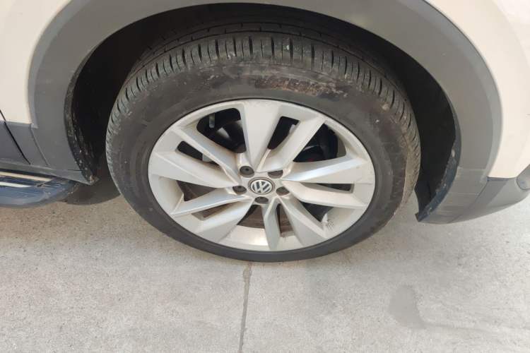 Used Volkswagen T-Cross 2020 280TSI DSG Comfort Edition Right Front Wheel Hub