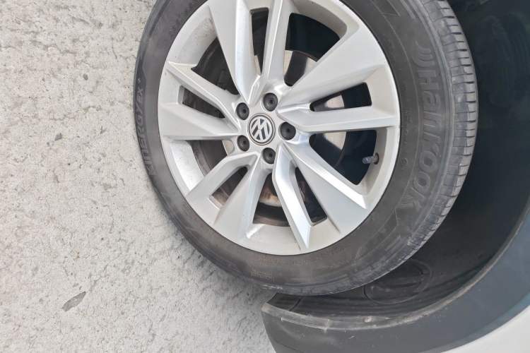 Used Volkswagen T-Cross 2020 1.5L Automatic Comfort Edition Right Front Wheel Hub