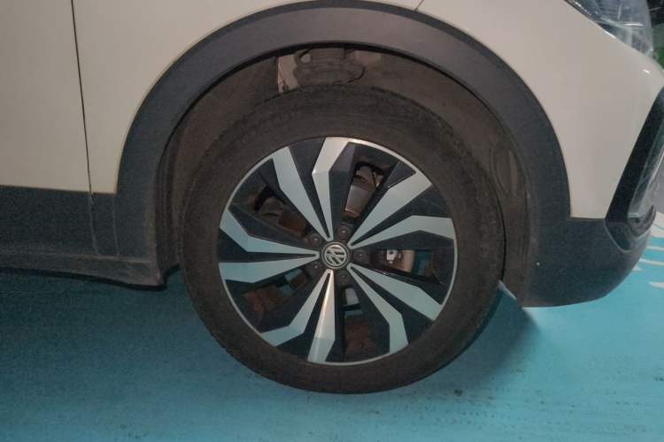 Used Volkswagen T-Cross 2020 280TSI DSG Luxury Edition Right Front Wheel Hub