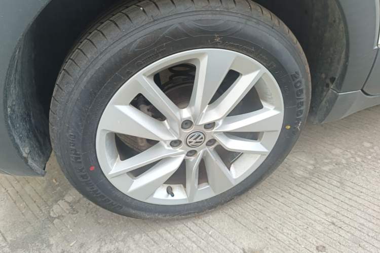 Used Volkswagen T-Cross 2020 1.5L Automatic Comfort Edition Right Rear Wheel Hub