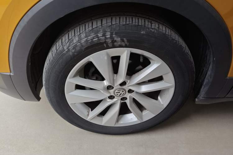 Used Volkswagen T-Cross 2020 280TSI DSG Comfort Edition Left Front Wheel Hub
