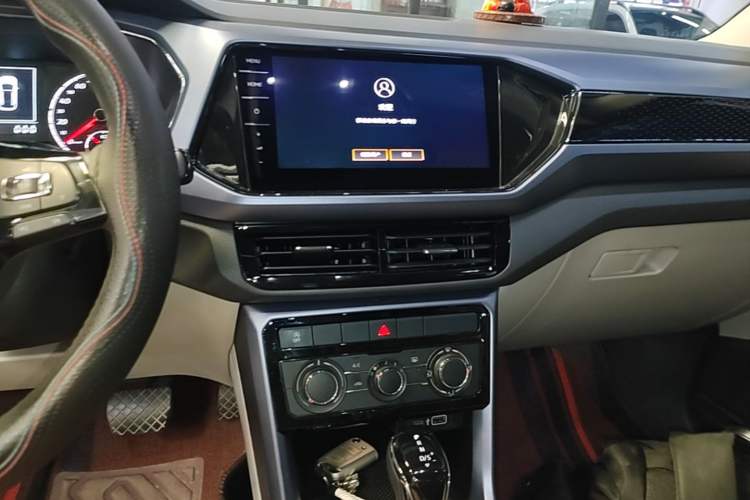 Used Volkswagen T-Cross 2021 1.5L Automatic Comfort Edition Audio And AC Panel