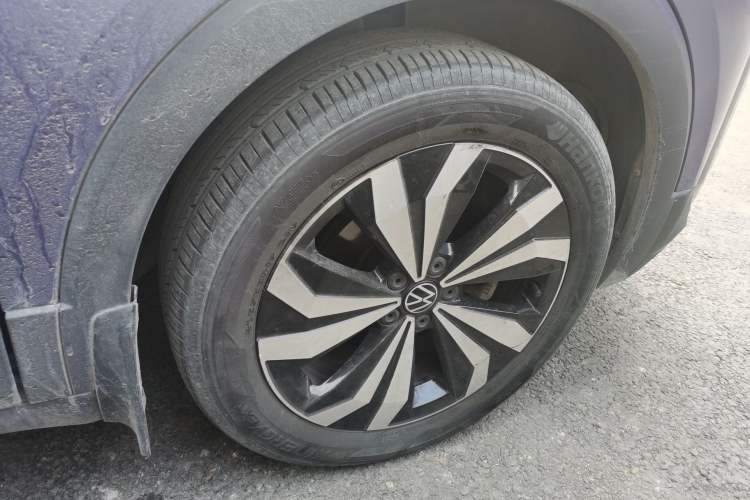 Used Volkswagen T-Cross 2021 280TSI DSG Luxury Edition Right Front Wheel Hub