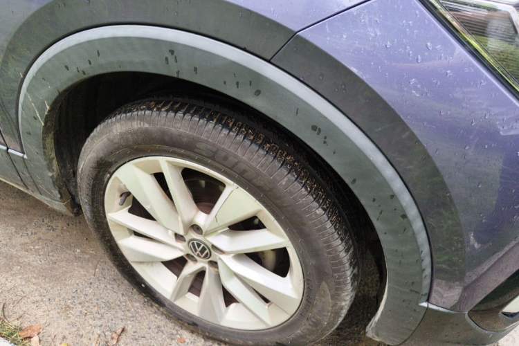 Used Volkswagen T-Cross 2021 280TSI DSG Comfort Edition Right Front Wheel Hub
