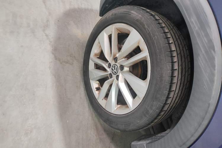 Used Volkswagen T-Cross 2021 280TSI DSG Comfort Edition Right Rear Wheel Hub