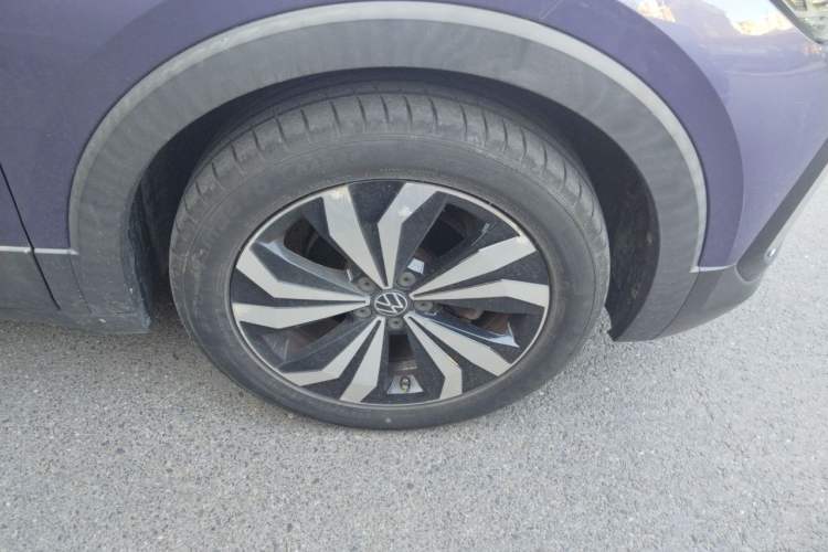 Used Volkswagen T-Cross 2021 280TSI DSG Luxury Edition Right Front Wheel Hub
