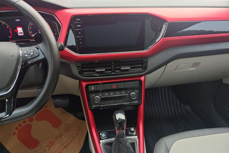 Used Volkswagen T-Cross 2021 280TSI DSG Luxury Edition Audio And AC Panel