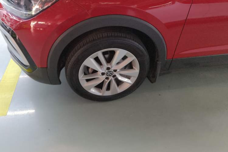 Used Volkswagen T-Cross 2021 280TSI DSG Comfort Edition Left Front Wheel Hub