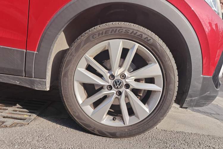 Used Volkswagen T-Cross 2021 1.5L Automatic Comfort Edition Right Front Wheel Hub