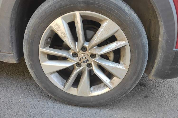 Used Volkswagen T-Cross 2021 1.5L Automatic Comfort Edition Right Front Wheel Hub