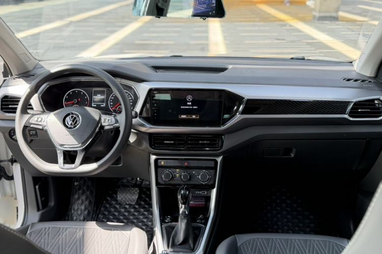 Used Volkswagen T-Cross 2021 280TSI DSG Comfort Edition Audio And AC Panel