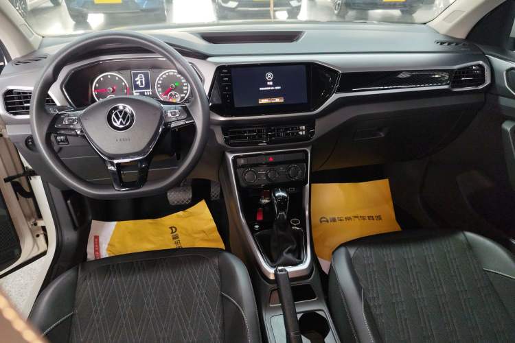 Used Volkswagen T-Cross 2021 280TSI DSG Comfort Edition Audio And AC Panel