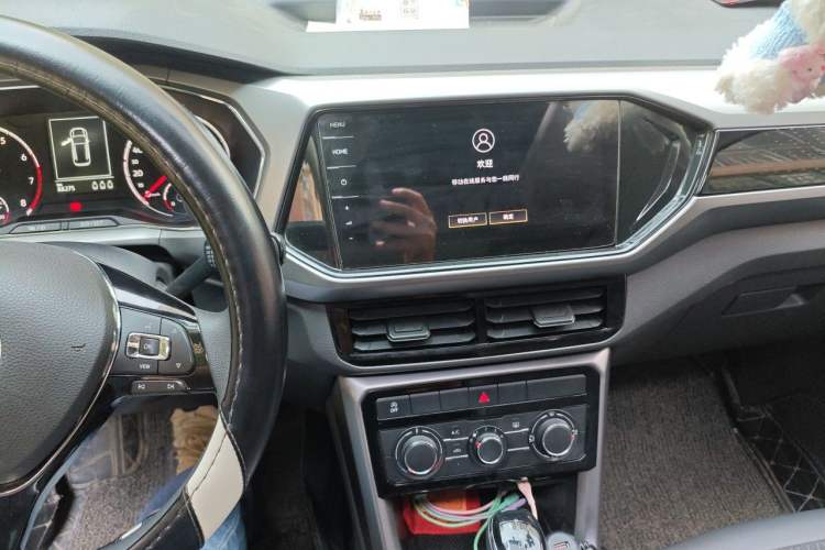 Used Volkswagen T-Cross 2021 280TSI DSG Comfort Edition Audio And AC Panel